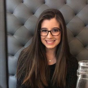 Meet your Posher, Olivia